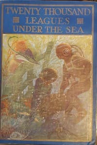 Cover of Twenty Thousand Leagues Under the Seas: An Underwater Tour of the World